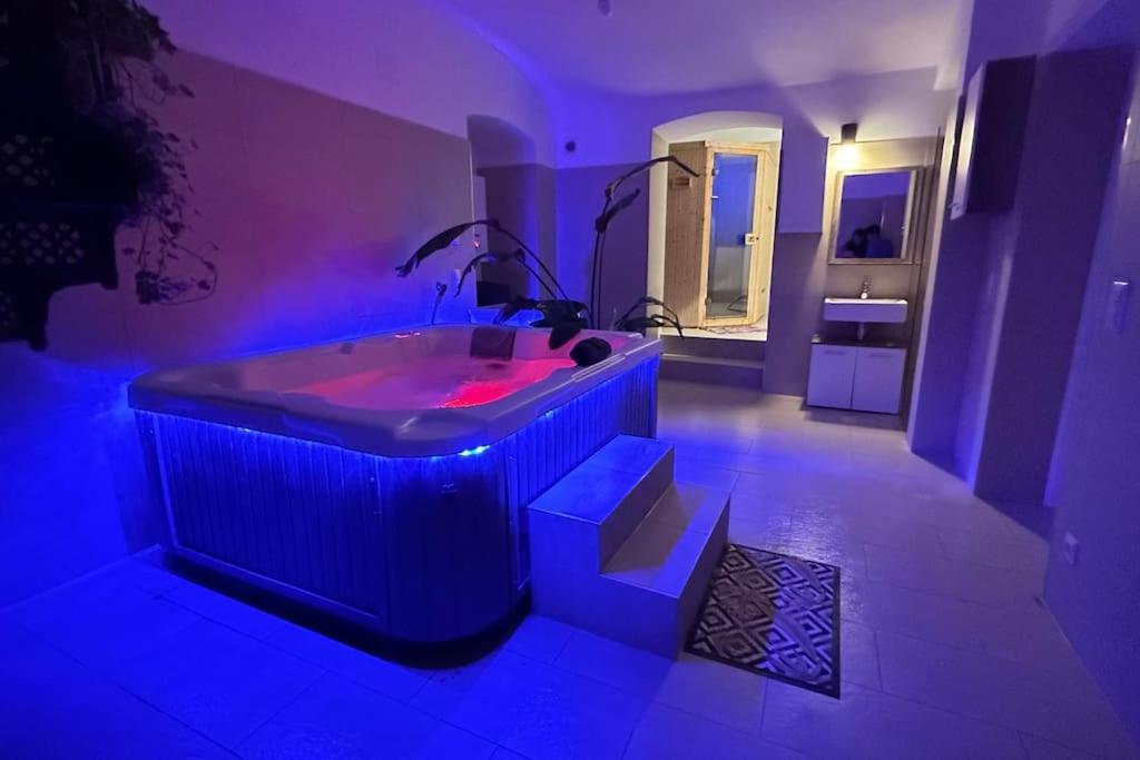 Apartment African Paradise With Jacuzzi & Sauna *