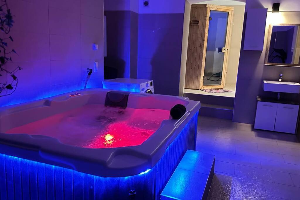 African Paradise With Jacuzzi & Sauna * Vienna