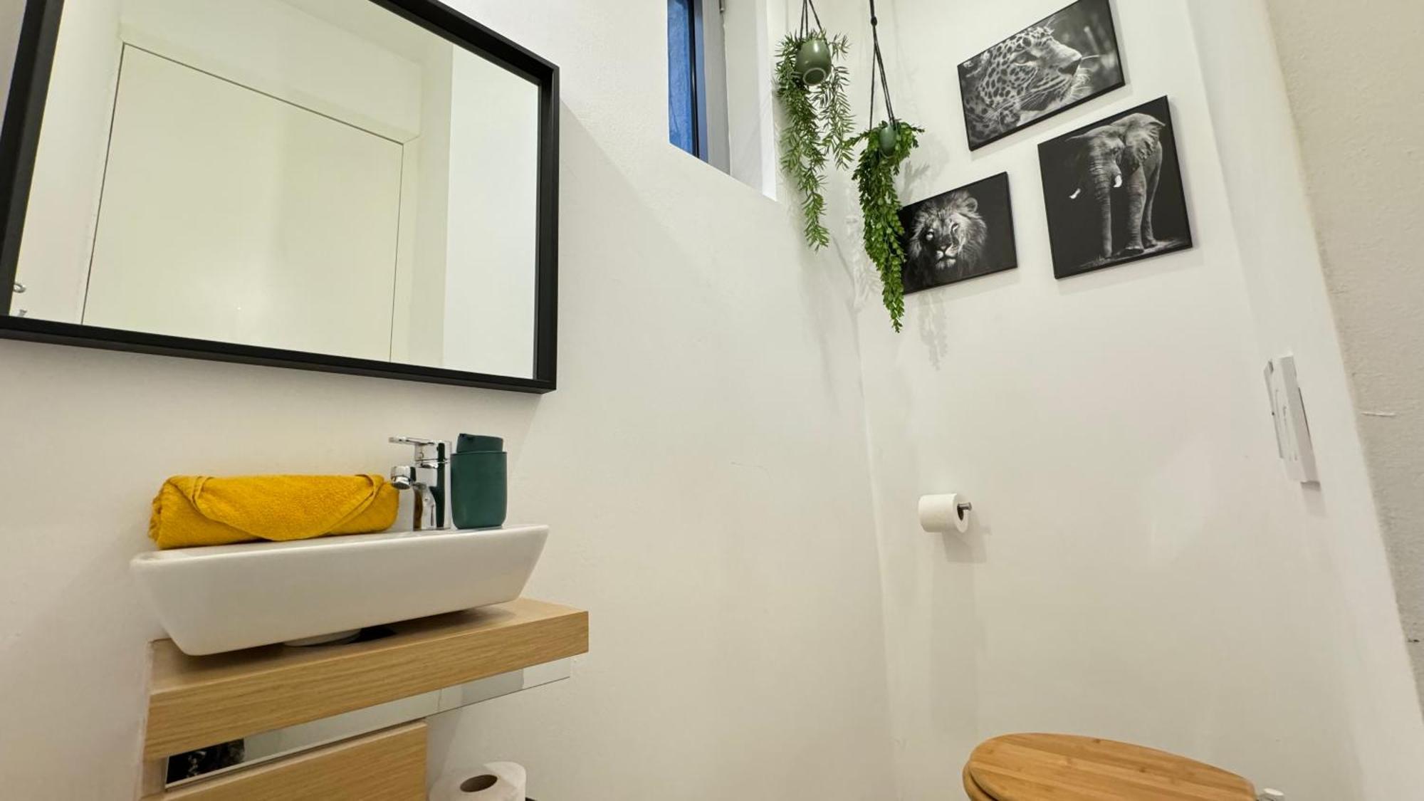 African Paradise With Jacuzzi & Sauna Apartment Vienna